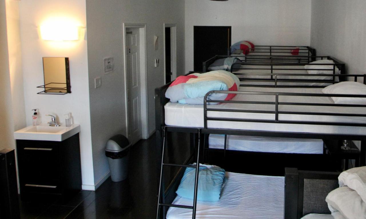 The Parkdale Hostellerie Toronto Buitenkant foto